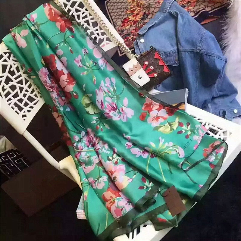 2019 spring and summer women's scarf shawl classic elegant flower scarf youth beautiful comfortable wear free of shipping