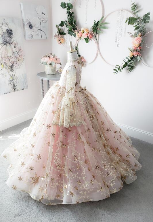 2020 Ball Gown Flower Girl Dresses Two Piece Feather Sequins Beaded Pearl Long Sleeve First Communion Gowns Custom Made Girl Pageant Gowns