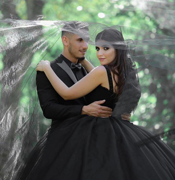 Black Ball Gown Weeding Dresses Sexy Spaghetti Tulle Bridal Gowns Plus Size Puffy Backless Sweep Train Wedding Dress 156 0510