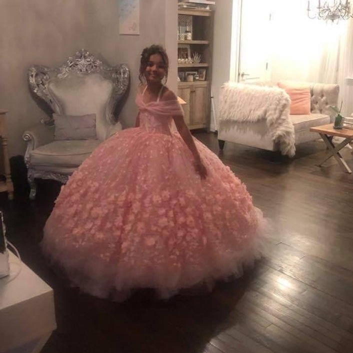 Pink Beaded Little Girls Pageant Dresses Ball Gown 3D Appliqued wer Girl Dress For Wedding Tulle First Off Shoulder Holy Communion Gowns