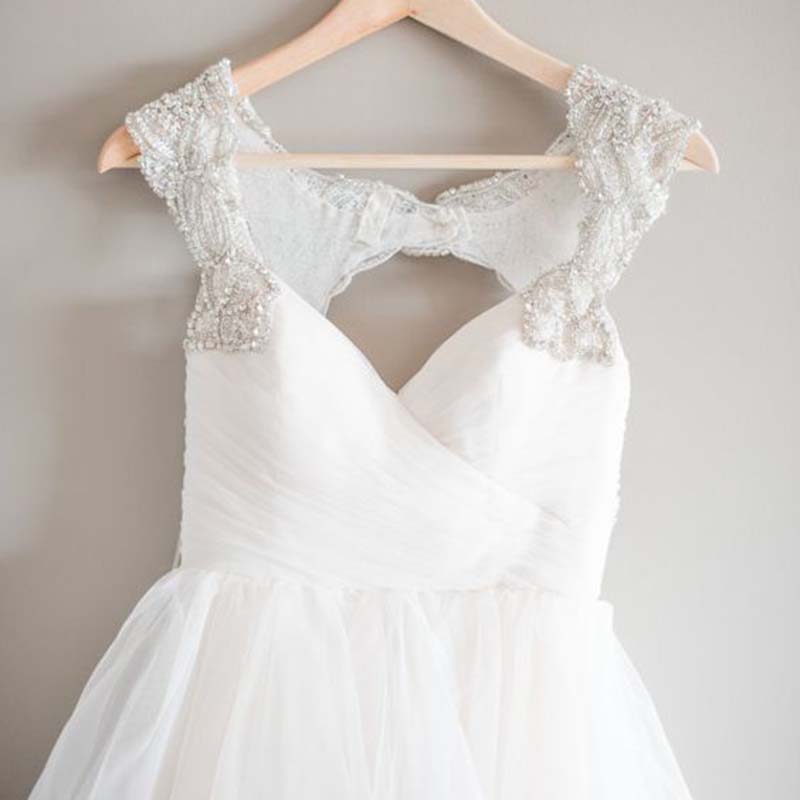 New Beach Wedding Dresses 2019 Sexy V Neck Beaded Short Sleeves Ruffles Bridal Gowns Vestido De Noiva