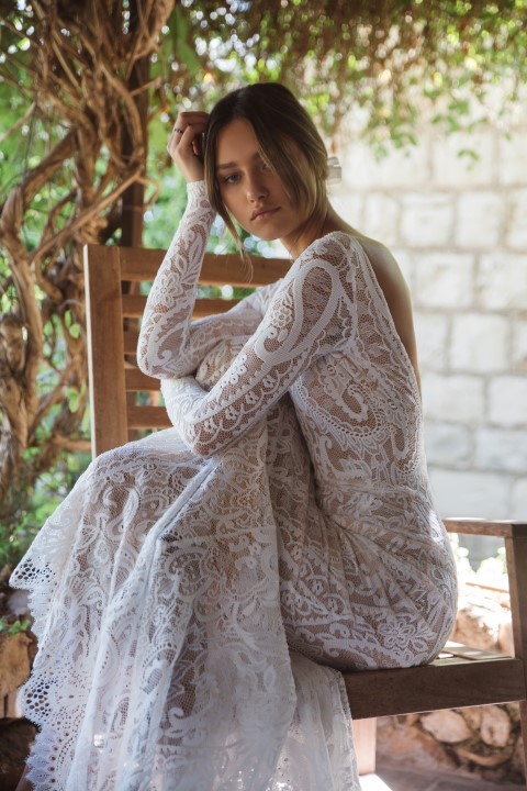 Elegant Country Dresses Lace Appliques Sweep Train Jewel Neck Mermaid Wedding Dress Backless Long Sleeve Beach Bridal Gowns