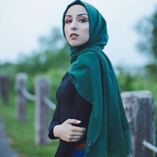 New Fashion Thin Cotton Scarves Plain Color Women's Headscarf Muslim Hijabs With Double Side Eyelash Lace Head Wrap Long Shawl
New Fashion Thin Cotton Scarves Plain Color Women's Headscarf Muslim Hijabs With Double Side Eyelash Lace Head Wrap Long Shawl