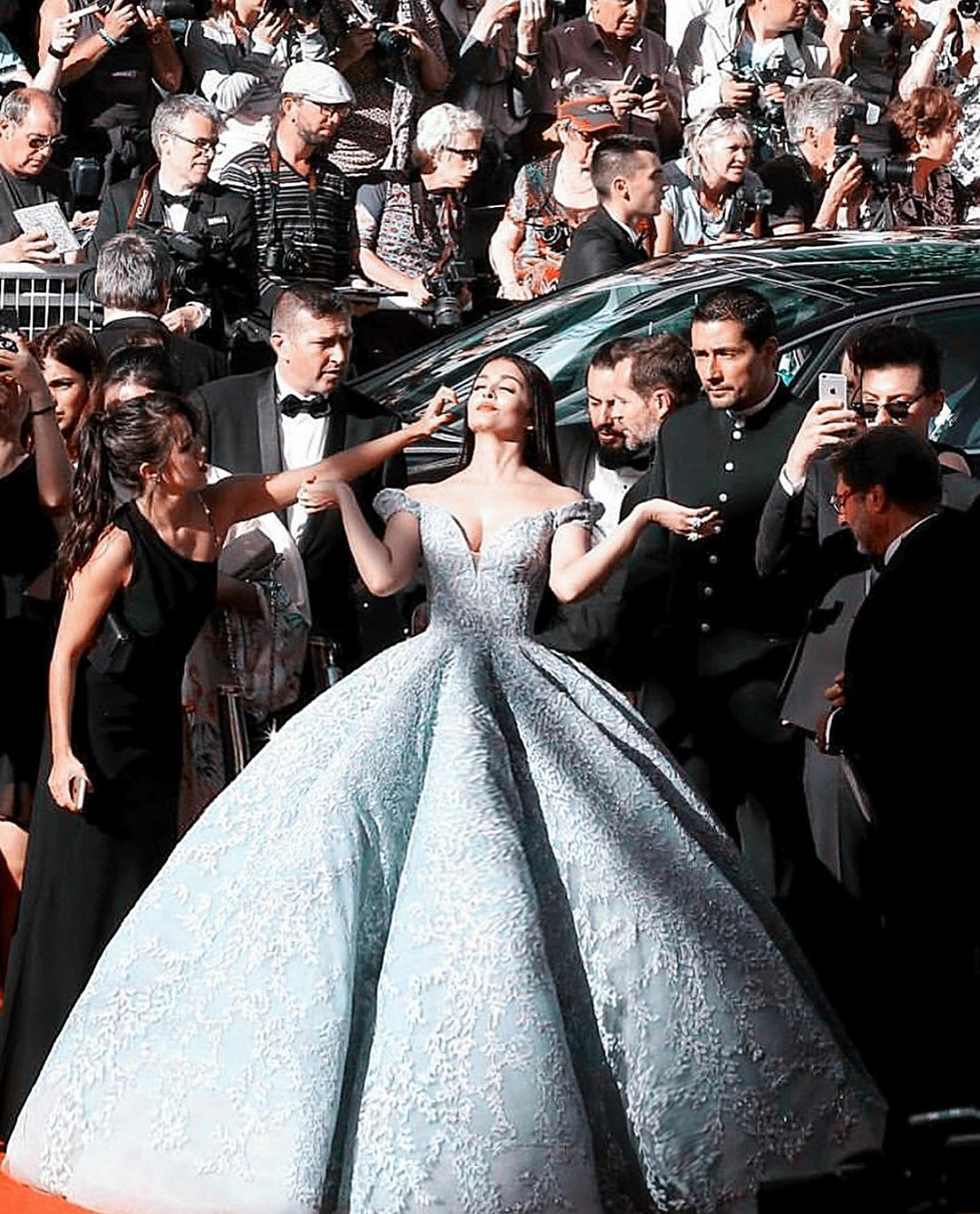 Michael Cinco Ball Gown Prom Dresses 2019 Off Shoulder Lace Applique Sequins Evening Gowns Plus Size Light Blue Formal robes de soirée