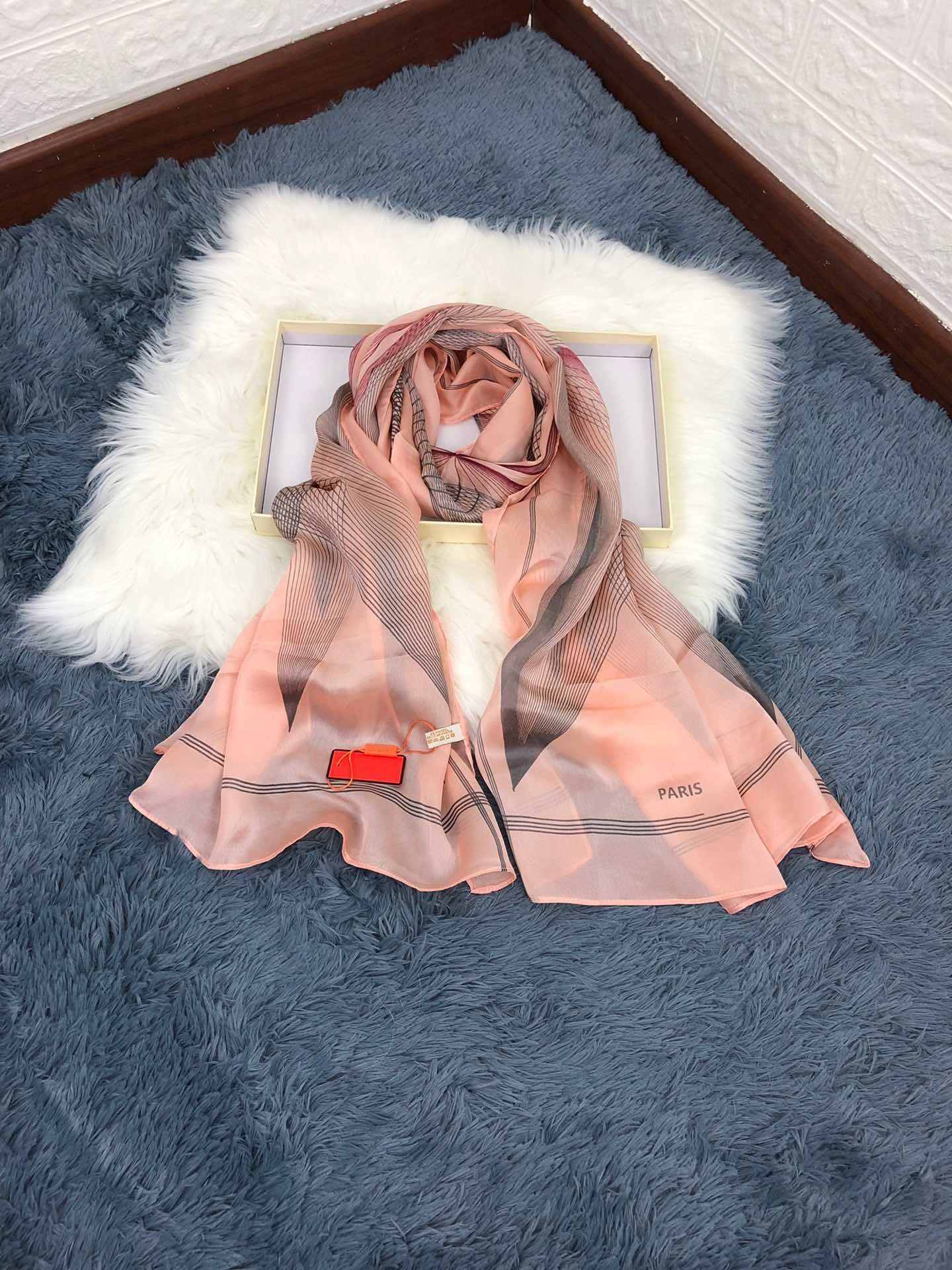 100% mulberry silk crepe satin joplin small square scarf temperament-elegant soft comfortable kiss size 90*180cm, Blue;gray
100% mulberry silk crepe satin joplin small square scarf temperament-elegant soft comfortable kiss size 90*180cm, Blue;gray
