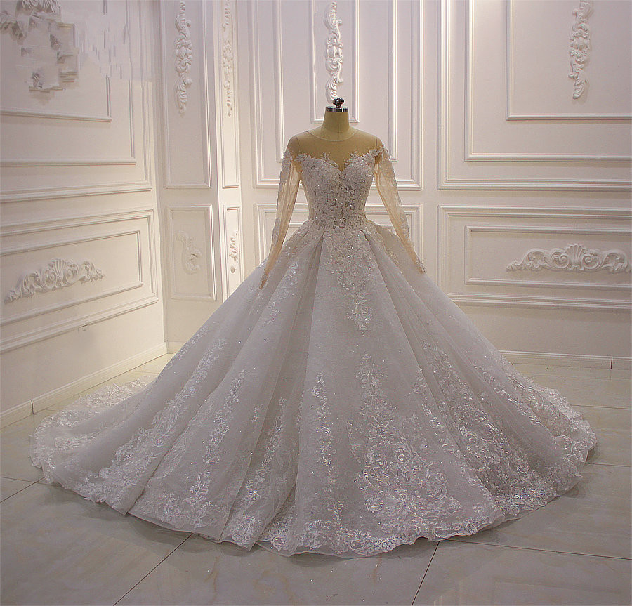 luxury ball gown wedding dresses long sleeves lace appliqued sheer bridal dresses beaded sequins plus size wedding gowns robe de mariee