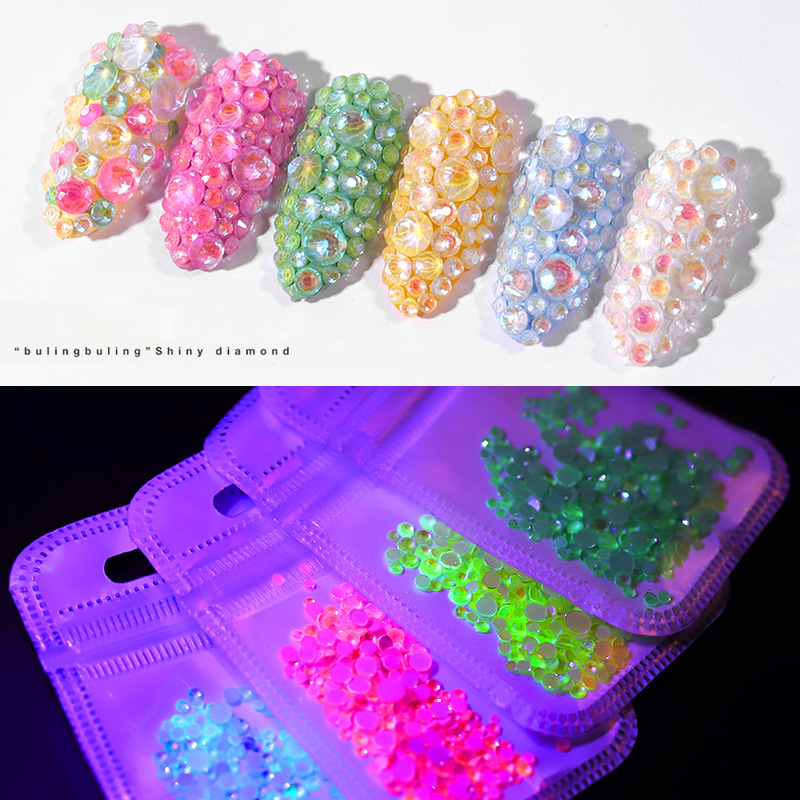 1pack Luminous Crystal Mixed Size Nail Art Rhinestone Glitter Jewelly Glow In The Dark Ornaments 3D Nail Decorations
1pack Luminous Crystal Mixed Size Nail Art Rhinestone Glitter Jewelly Glow In The Dark Ornaments 3D Nail Decorations