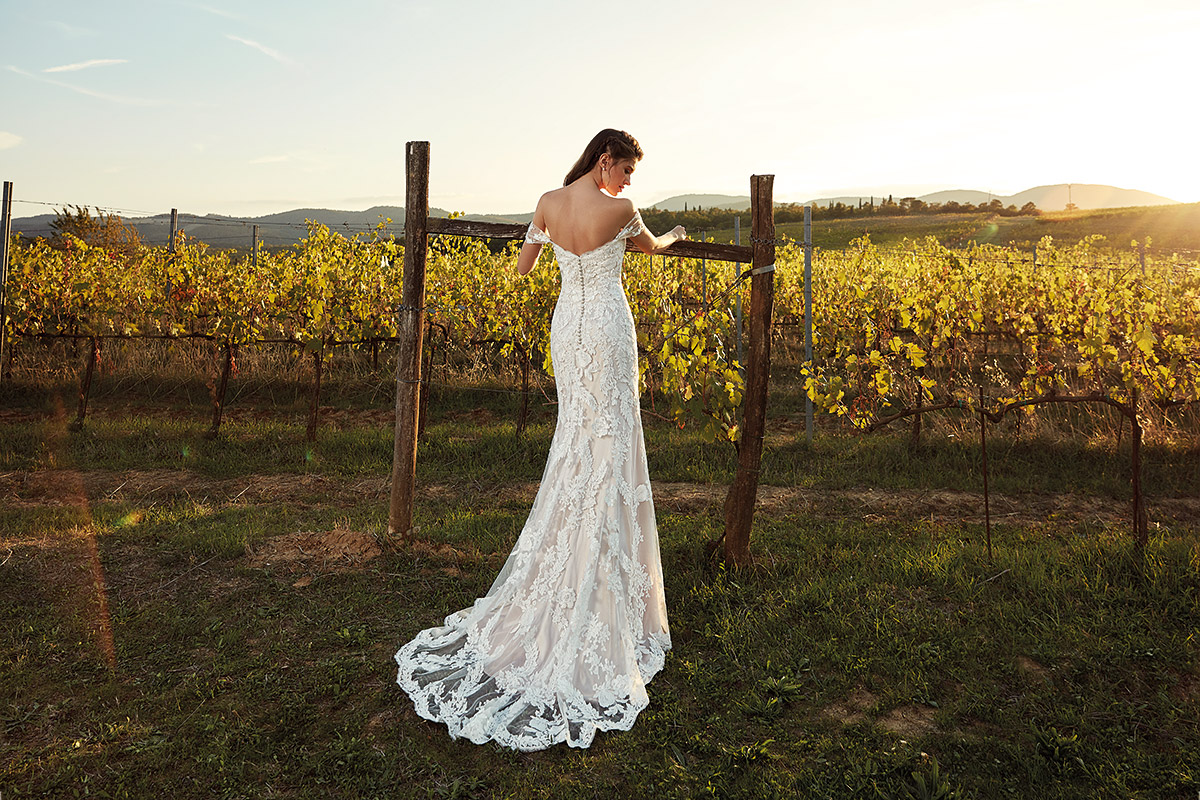 2019 Designer Mermaid Wedding Dresses Off Shoulder Lace Appliques Boho Wedding Dress robe de mariée Custom Made Beach Wedding Dress