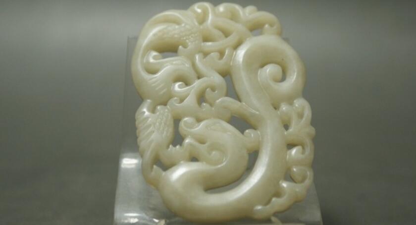 Chinese old hetian jade hand carved jade Double Sided Necklace Pendant
Chinese old hetian jade hand carved jade Double Sided Necklace Pendant