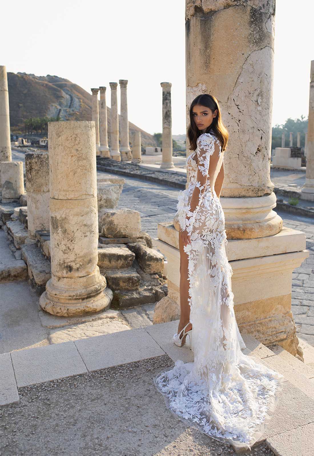 Saudi Arabia Mermaid Wedding Dresses 2020 Sheer Long Sleeves High Collar Illusion Lace Applique Side Slit Boho Wedding Dress robes de mariée