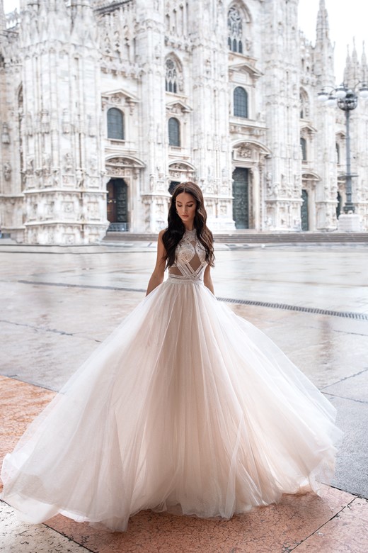 2020 Modest Idaorez Simple A Line Wedding Dresses High Neck Sleeveless Tulle Lace Applique Wedding Gowns Sweep Train robe de mariée