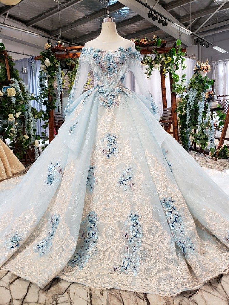Luxury Arabic Wedding Dresses Jewel Neck Lace Appliques Tassel Beading Country Wedding Bridal Gowns Long Sleeve Vestidos De Novia
