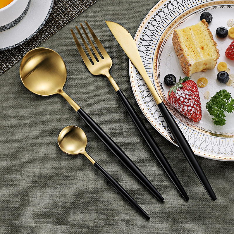4Pcs/set Black Cutlery Set high Quality Stainless Steel Dinnerware Set Gold Flatware Fork Knife Spoon Teaspoon Wedding Silverware Set
4Pcs/set Black Cutlery Set high Quality Stainless Steel Dinnerware Set Gold Flatware Fork Knife Spoon Teaspoon Wedding Silverware Set