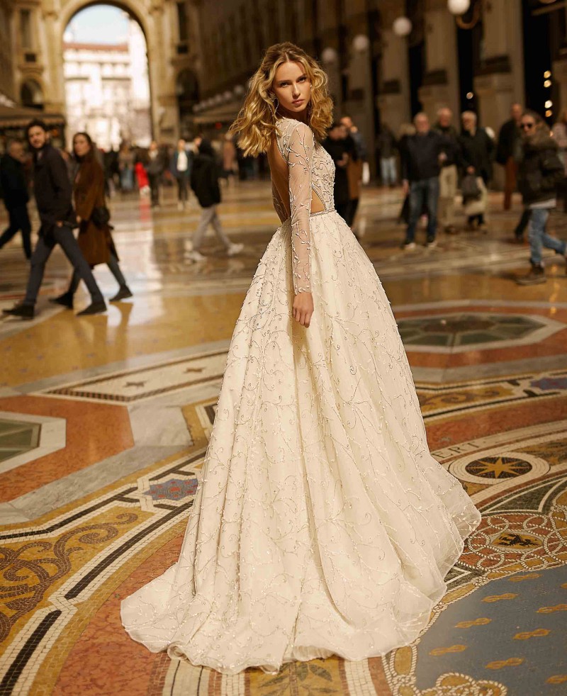 Berta Fabulous Backless Wedding Dresses Beading Deep V Neck Long Sleeves Bridal Gowns Appliqued A E Sweep Train Tulle Robe De Mari E