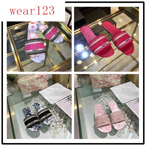 NEW Dazzle Flowers Women Sandals Designer Slippers Embroidery Sandal Floral Brocade Slipper Flip Flops Striped Beach Causal Slipper, 12#
NEW Dazzle Flowers Women Sandals Designer Slippers Embroidery Sandal Floral Brocade Slipper Flip Flops Striped Beach Causal Slipper, 12#