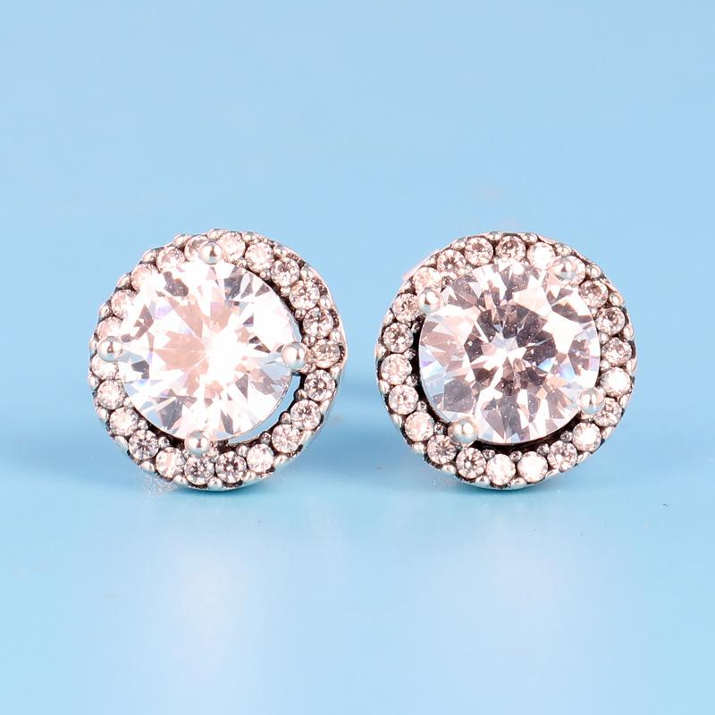 NEW Classic design Round CZ Diamond Stud EARRING set Original box for Pandora 925 Sterling Silver Earrings Fashion accessories
NEW Classic design Round CZ Diamond Stud EARRING set Original box for Pandora 925 Sterling Silver Earrings Fashion accessories