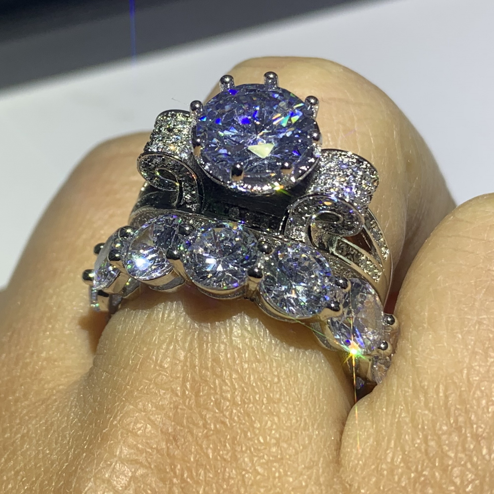 Victoria Wick Sparkling Luxury jewelry 925 Sterling Silver Round Cut White Topaz CZ Diamond Couple Rings Eternity Women Wedding Bridal Ring