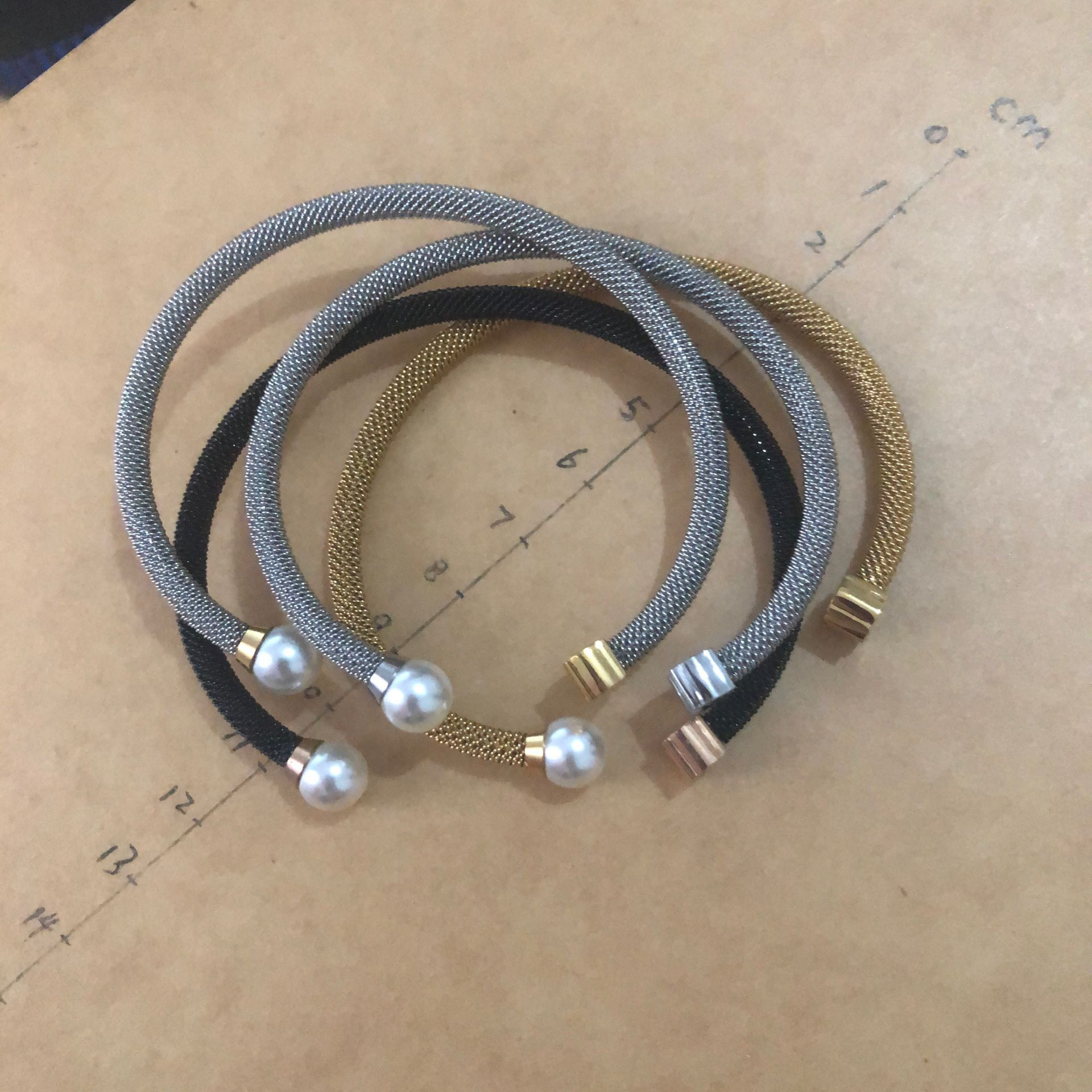New 4 colors Stainless Steel Bear pearl open cuff Bangle Charms Bracelet Never Fade Hot Selling For Women Pulsera oso
New 4 colors Stainless Steel Bear pearl open cuff Bangle Charms Bracelet Never Fade Hot Selling For Women Pulsera oso