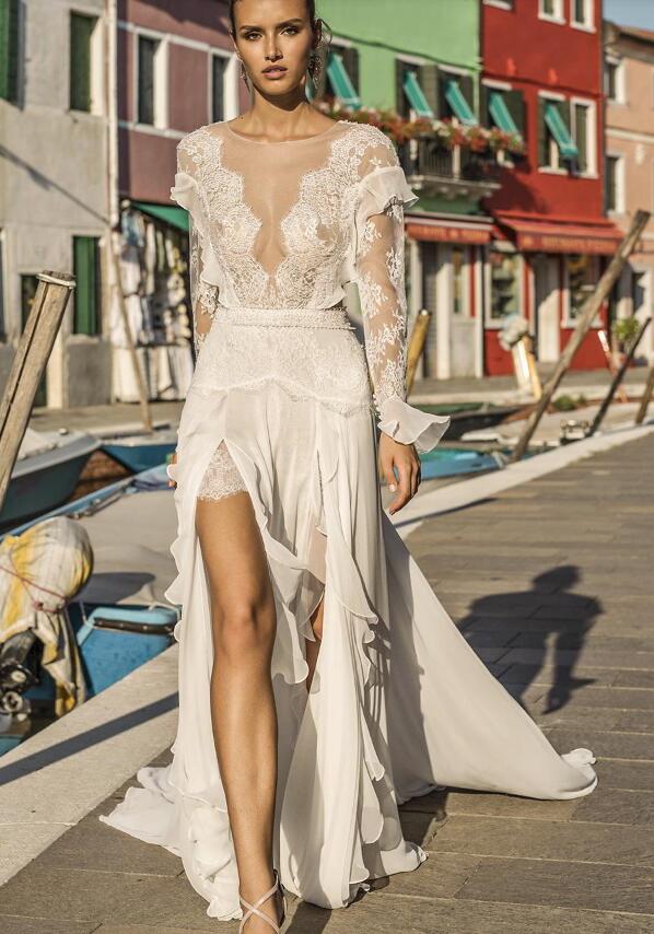 2019 Beach Wedding Dresses Lace Appliqued Jewel Neck Side Split A Line Boho Wedding Dress Sweep Train Long Sleeve Backless Vestidos De Novia