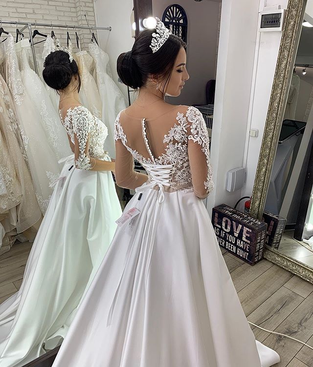 satin wedding dresses illusion sheer jewel neck lace appliques wedding dress backless long sleeve sweep train bridal gowns robes de marie