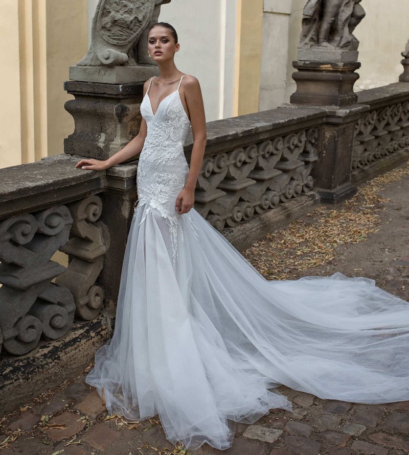 Mermaid Lace Amazing Backless Wedding Dresses Spagetti Straps Beaded Bridal Gowns Trumpet Sweep Train Appliqued Plus Size Robe De Marie