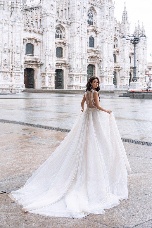 2020 Modest Idaorez Simple A Line Wedding Dresses High Neck Sleeveless Tulle Lace Applique Wedding Gowns Sweep Train robe de mariée