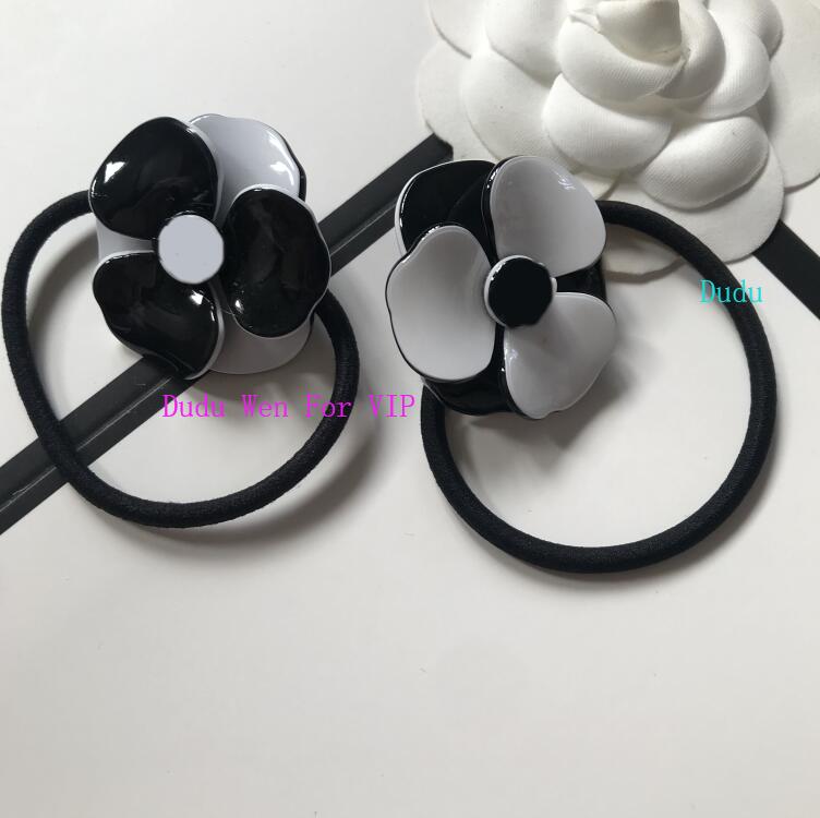 Classic Camellia Hair Tie fashion Accessories collection item Acrylic Hair Rope party gift with paper card
Classic Camellia Hair Tie fashion Accessories collection item Acrylic Hair Rope party gift with paper card