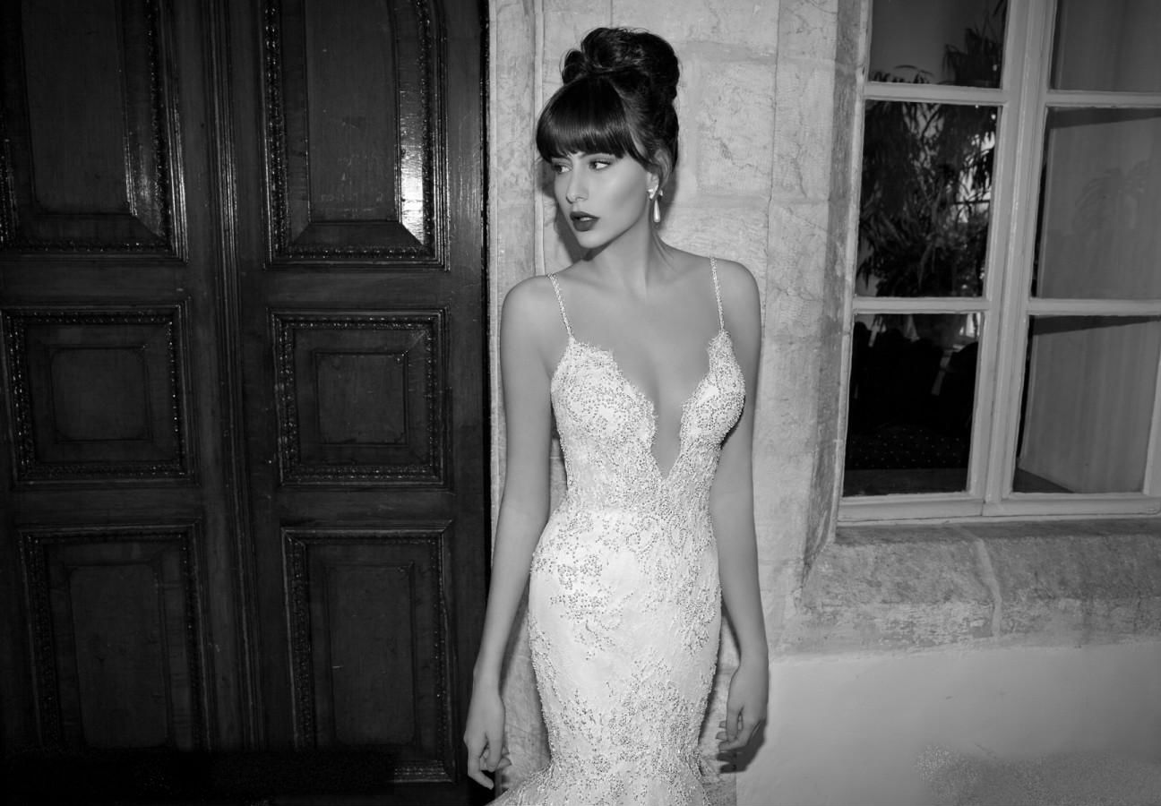 Berta 2019 Mermaid Wedding Dresses Spaghetti Straps Lace Applique Beaded Bridal Gowns Court Train Custom Made Beach Wedding Dress