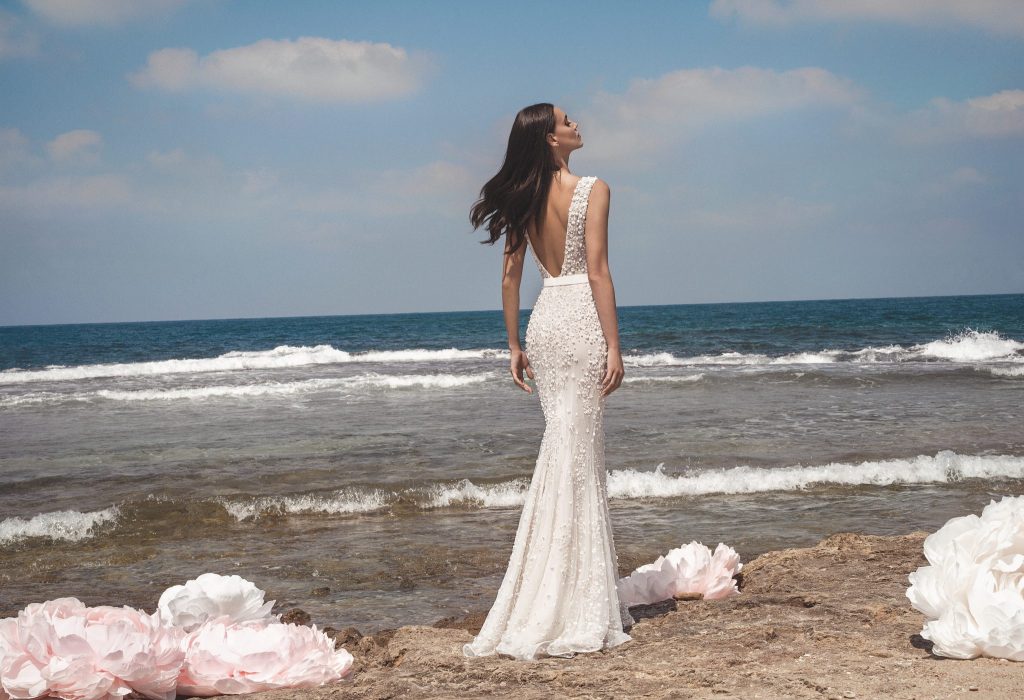 Luxury Mermaid Wedding Dresses Backless Sheer Deep V Neck Appliqued Beads Beach Wedding Dress robe de mariée