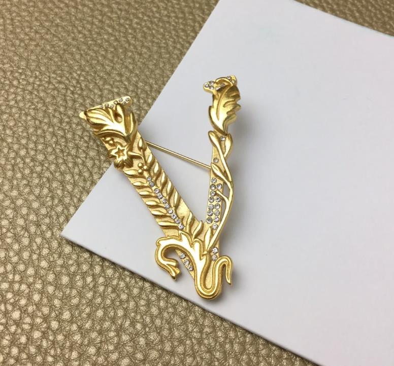New style female fashion personality V letter handsome Brooch precision high grade V character Brooch