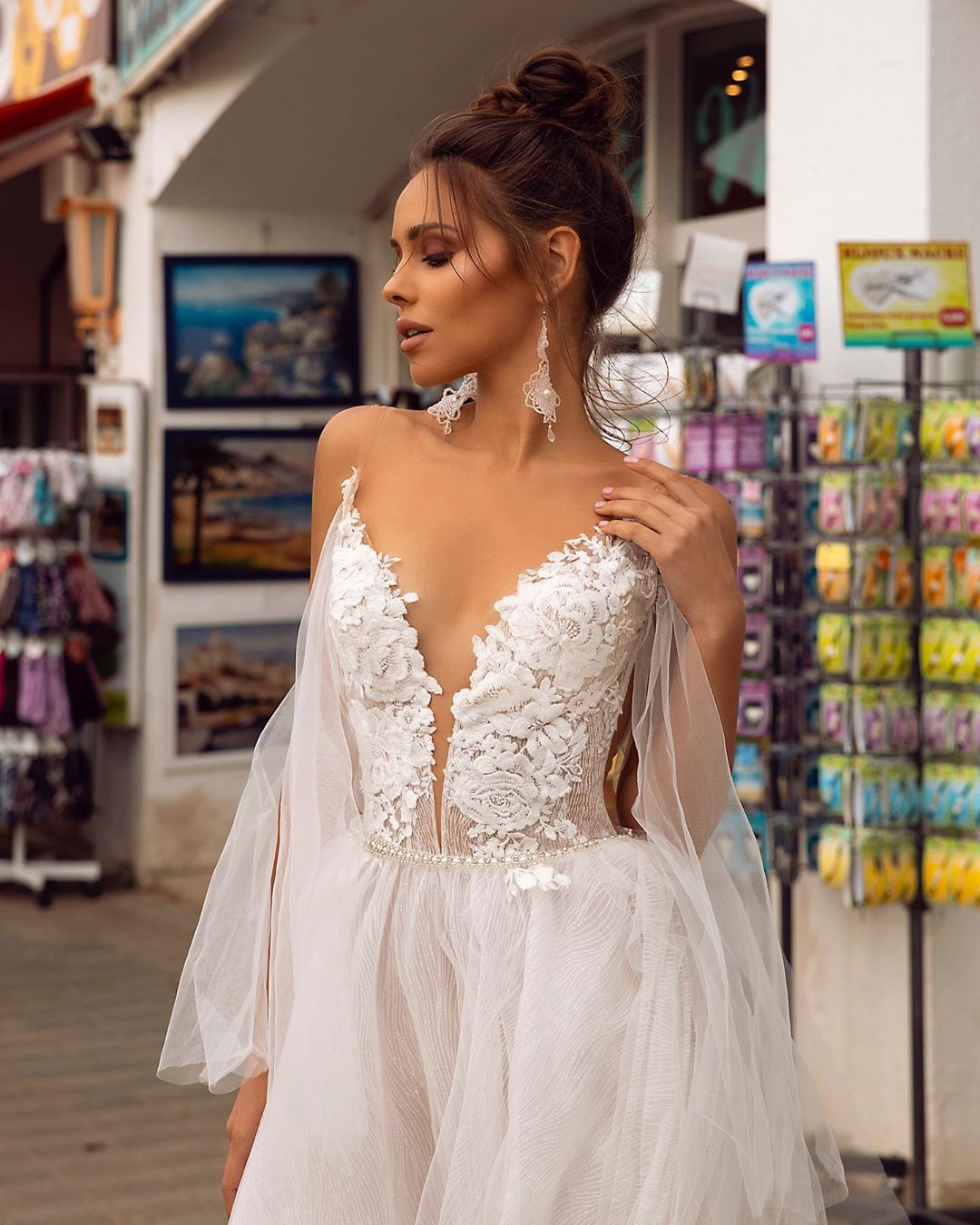 Line Fabulous A Lace Backless Wedding Dresses Deep V Neck Beaded Long Sleeves Bridal Gowns Sweep Train Tulle Robe De Marie