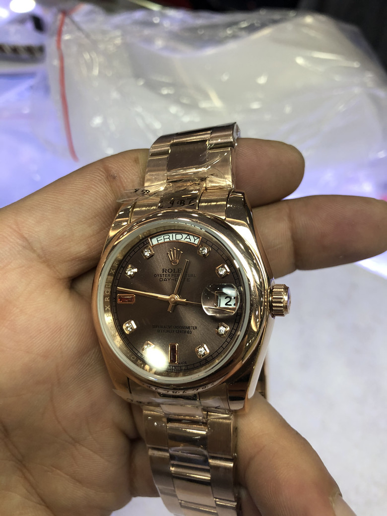 With Original Box Papers Luxury WATCH Fashion Watch Chocolate Diamond & Ruby Dial Everose Gold 118235 CHODRP MAN Wristwatch, Slivery;brown
With Original Box Papers Luxury WATCH Fashion Watch Chocolate Diamond & Ruby Dial Everose Gold 118235 CHODRP MAN Wristwatch, Slivery;brown