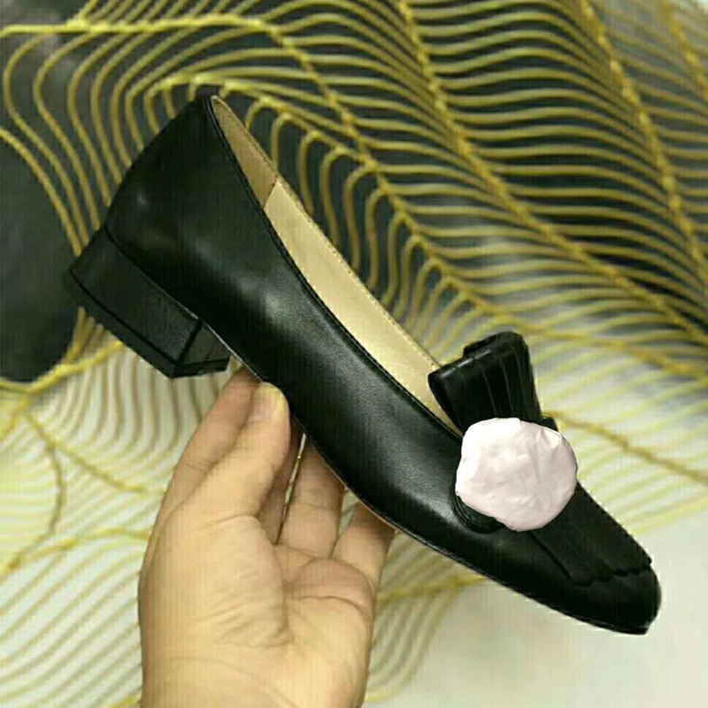 Classic Mid heeled boat shoe Designer leather Thick heel high heels 100% cowhide Tassels Round head Metal Button women Dress shoes Large size 34-42 us5-us11, Red
Classic Mid heeled boat shoe Designer leather Thick heel high heels 100% cowhide Tassels Round head Metal Button women Dress shoes Large size 34-42 us5-us11, Red