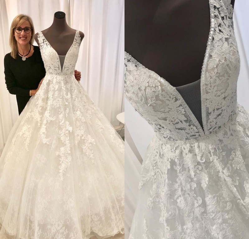 A Line Dreamy Wedding Dresses Customized Applique Tulle Wedding Dresses Sweep Train Bribal Gowns Vestidos De Novia, Black
A Line Dreamy Wedding Dresses Customized Applique Tulle Wedding Dresses Sweep Train Bribal Gowns Vestidos De Novia, Black