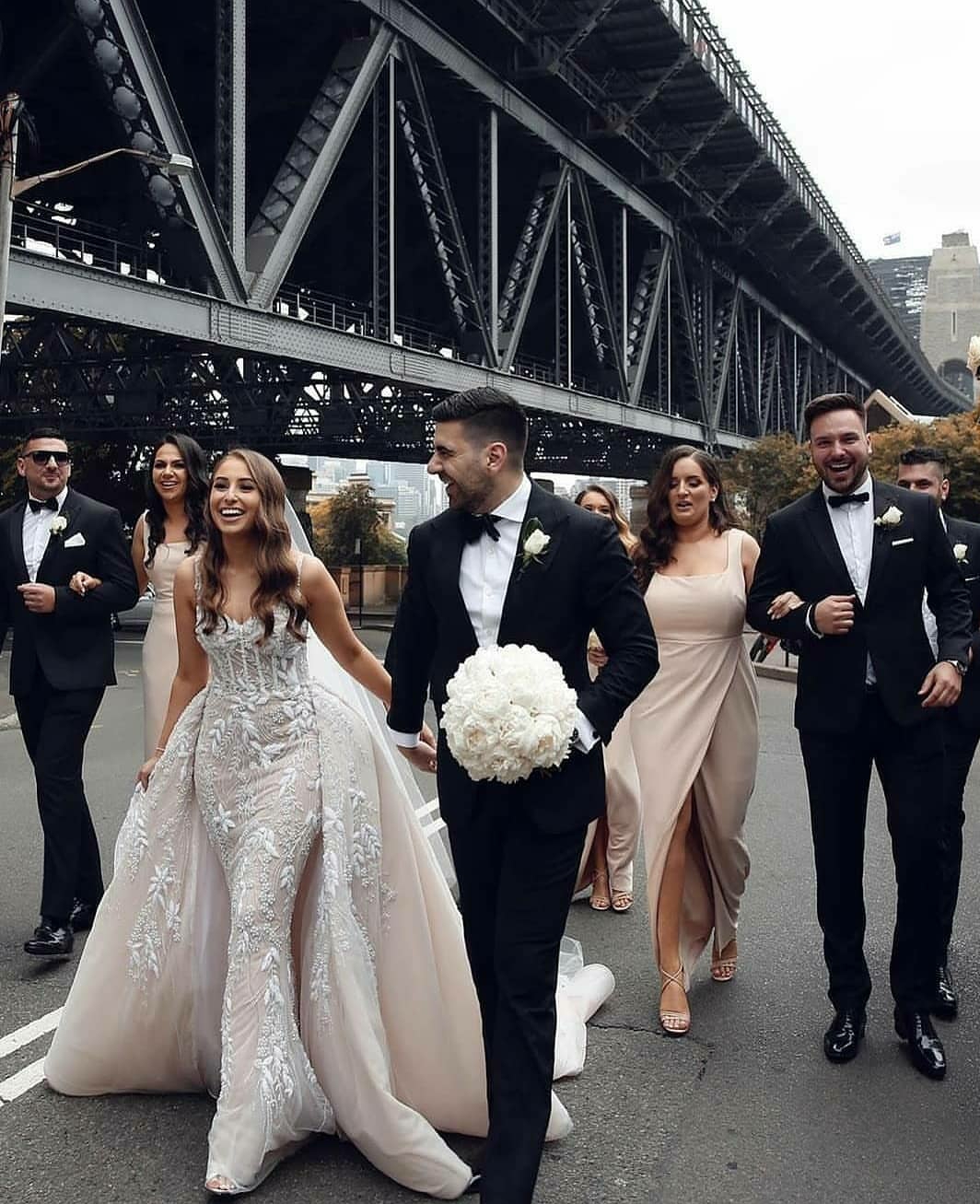 2020 Spaghetti Mermaid Wedding Dresses with Detachable Train Lace Appliques Fish Bone Top robes de mariée Backless Sexy Bridal Wedding Gowns