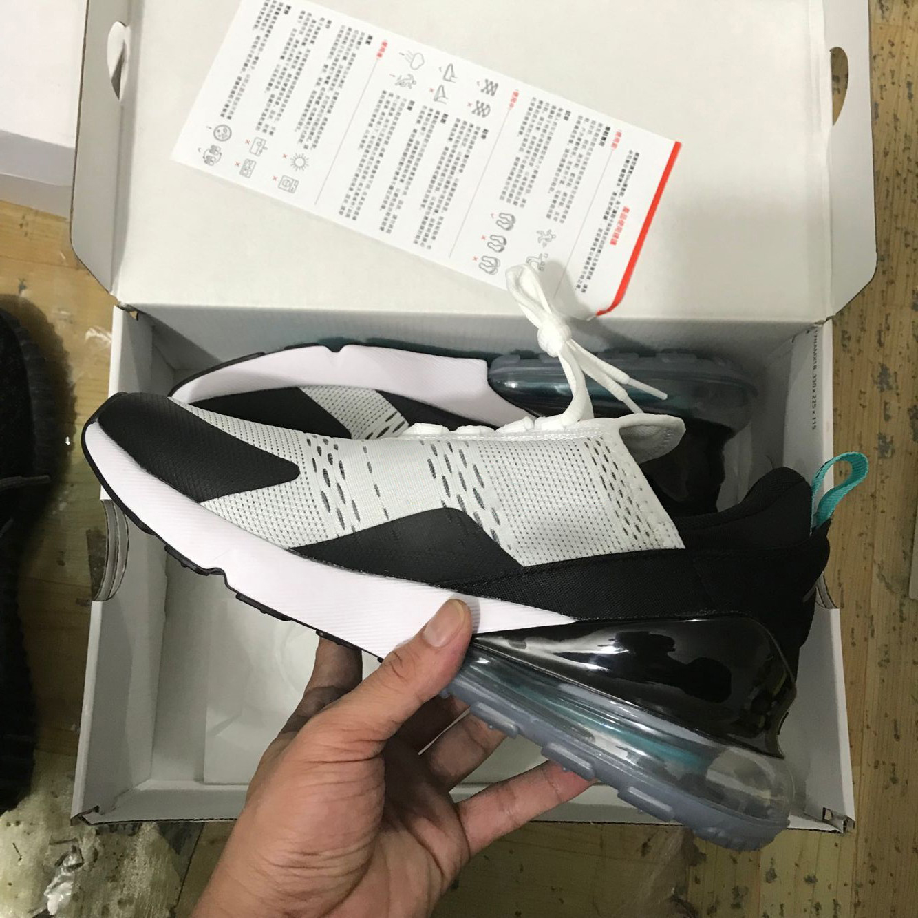 With Double Box 2019 New 270 Shoes Parra Cushion Sneakers Fashion 27C Flair 270s Gold Black White Red Men Women Running Shoes Sport, #12 36-45
With Double Box 2019 New 270 Shoes Parra Cushion Sneakers Fashion 27C Flair 270s Gold Black White Red Men Women Running Shoes Sport, #12 36-45