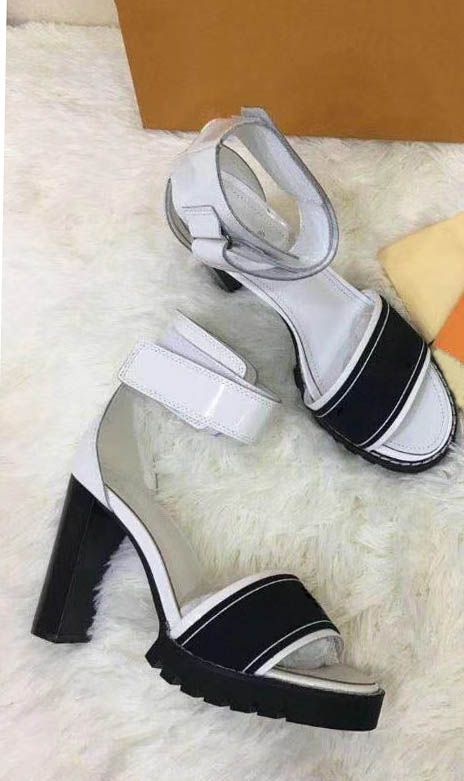 Hot Sale-2018 fashion ladies sandals for women with box style jelly color best 2colors. Size 35-41+LOGO, Black
Hot Sale-2018 fashion ladies sandals for women with box style jelly color best 2colors. Size 35-41+LOGO, Black