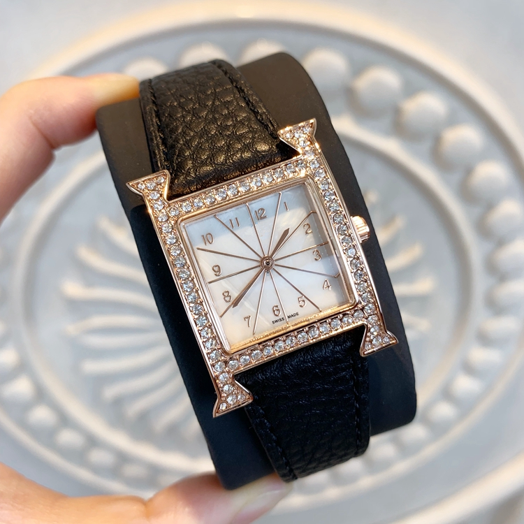 2019 Fashion Women Dress Watch Special Design New luxury Wristwatch popular lady fashion watch genuine leather clock Relojes De Marca Mujer, Red
2019 Fashion Women Dress Watch Special Design New luxury Wristwatch popular lady fashion watch genuine leather clock Relojes De Marca Mujer, Red