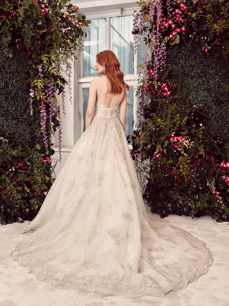 Modest A Line Rita Vinieris Bohemian Dresses Strapless Sleeveless Applique Tulle Lace Wedding Gowns Sweep Train robe de mariée