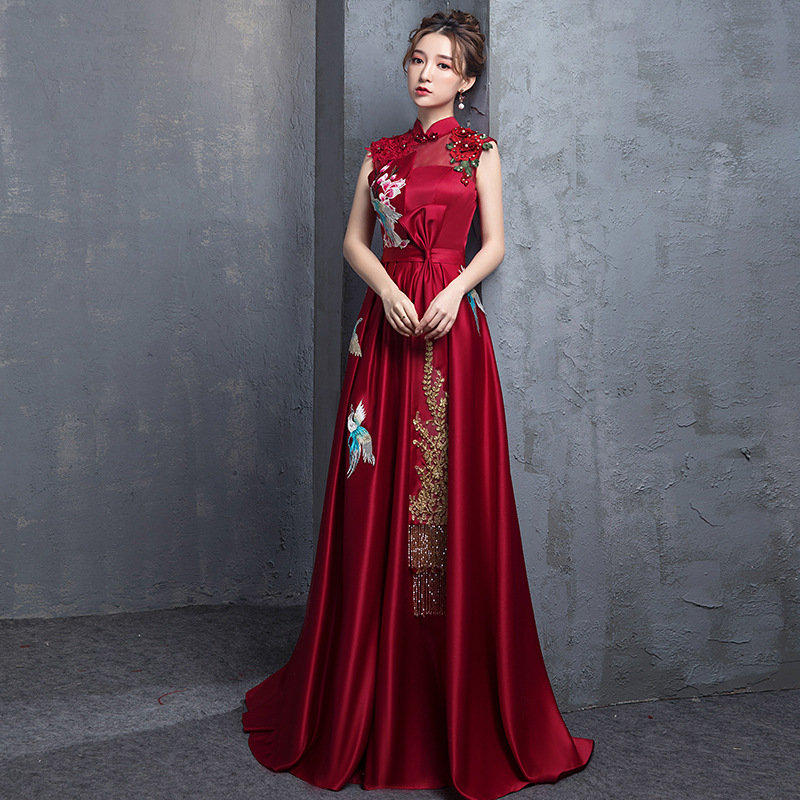 Elegant Women Evening Party Dress 2019 Sleeveless Chinese Bridal Wedding Cheongsam Vestidos Embroidery Long Qipao S-XXL
Elegant Women Evening Party Dress 2019 Sleeveless Chinese Bridal Wedding Cheongsam Vestidos Embroidery Long Qipao S-XXL