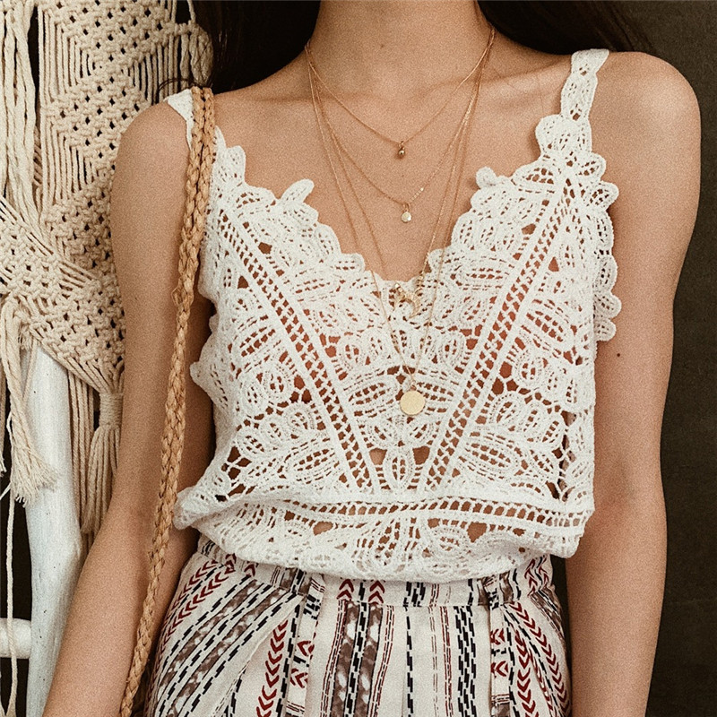 Summer New Hook Flower Lace Solid Stitching V-neck Camis Female Knitted Short Section Slim Outer Wear Shirt Trend Tank Tops
Summer New Hook Flower Lace Solid Stitching V-neck Camis Female Knitted Short Section Slim Outer Wear Shirt Trend Tank Tops