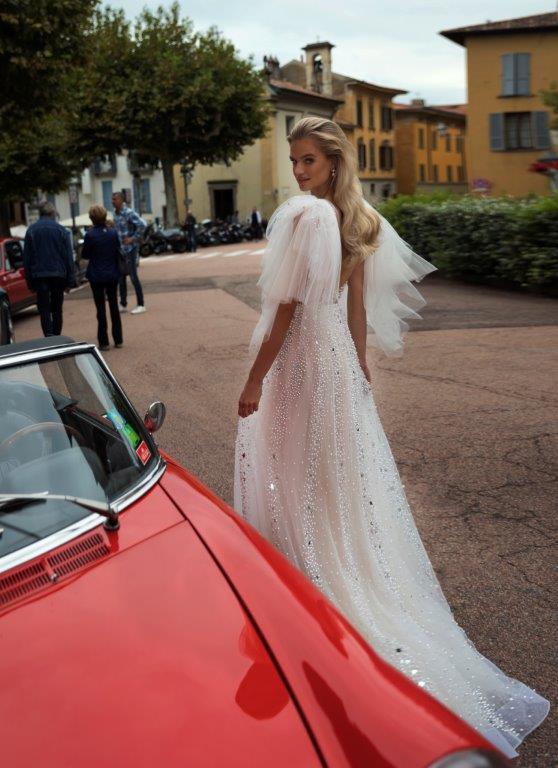 Julie Vino Sparkly Wedding Dresses Full Beads Open Back A Line Bridal Gowns Bling Bling Sequins Sweep Train Wedding Dress