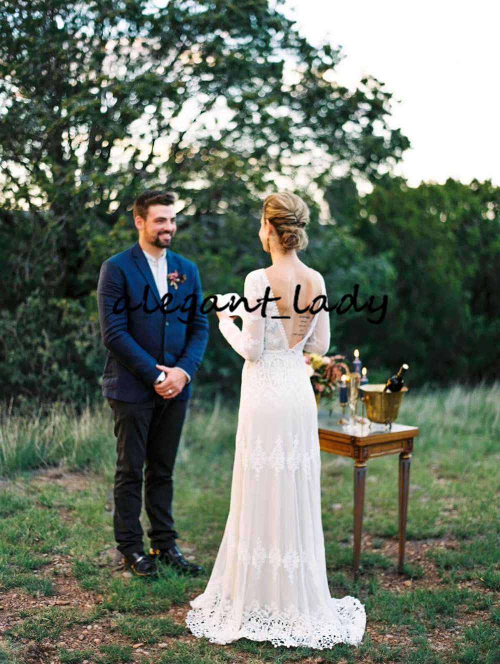 Form-fitting Bohemian Wedding Dress vintage style plunging back line Bridal Gowns long sleeve Nude Lining Vestido De Noiva