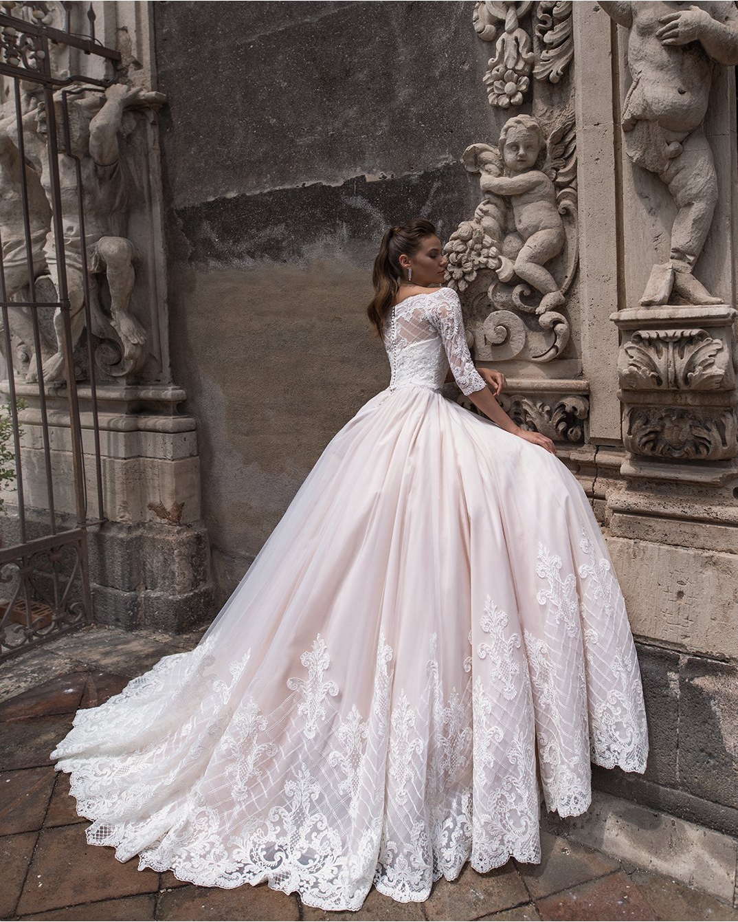 Beaded Stunning Lace Wedding Dresses With Long Sleeves Jacket Sweetheart Neck Appliqued Bridal Gowns Tulle Sweep Train Robe De Marie