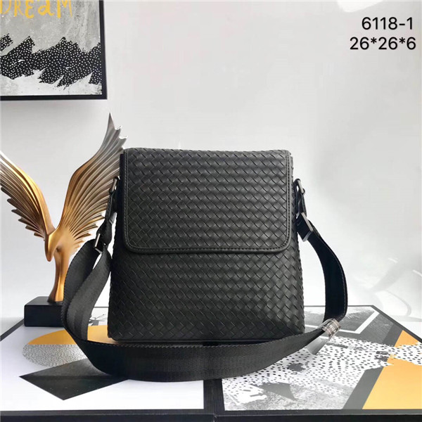 Global free shipping 6118-1 classic luxury matching leather men Shoulder Bags best quality handbag size 26cm 26cm 6cm, Black
Global free shipping 6118-1 classic luxury matching leather men Shoulder Bags best quality handbag size 26cm 26cm 6cm, Black