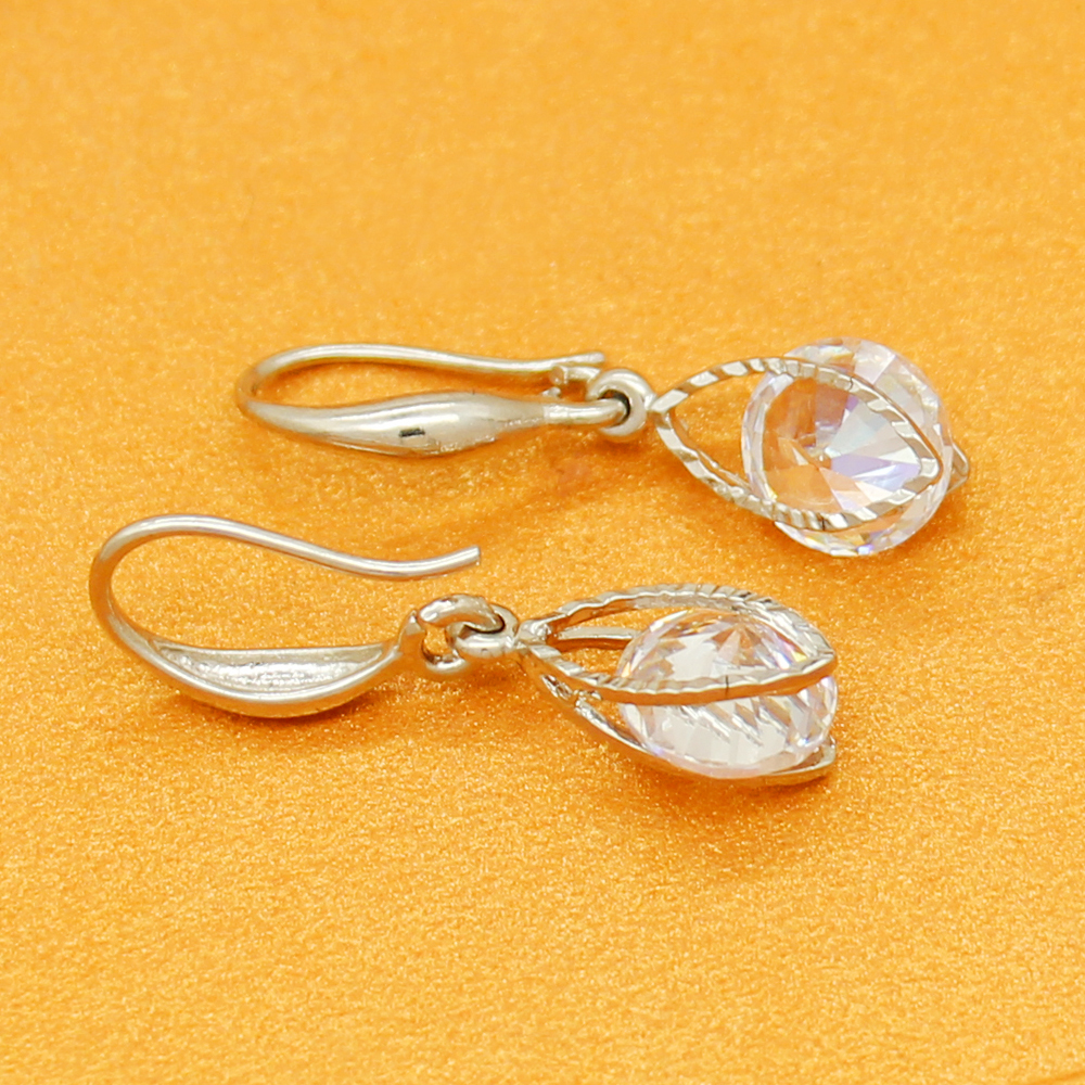 Spot wholesale European and American fashion glamour jewelry shiny zircon earrings