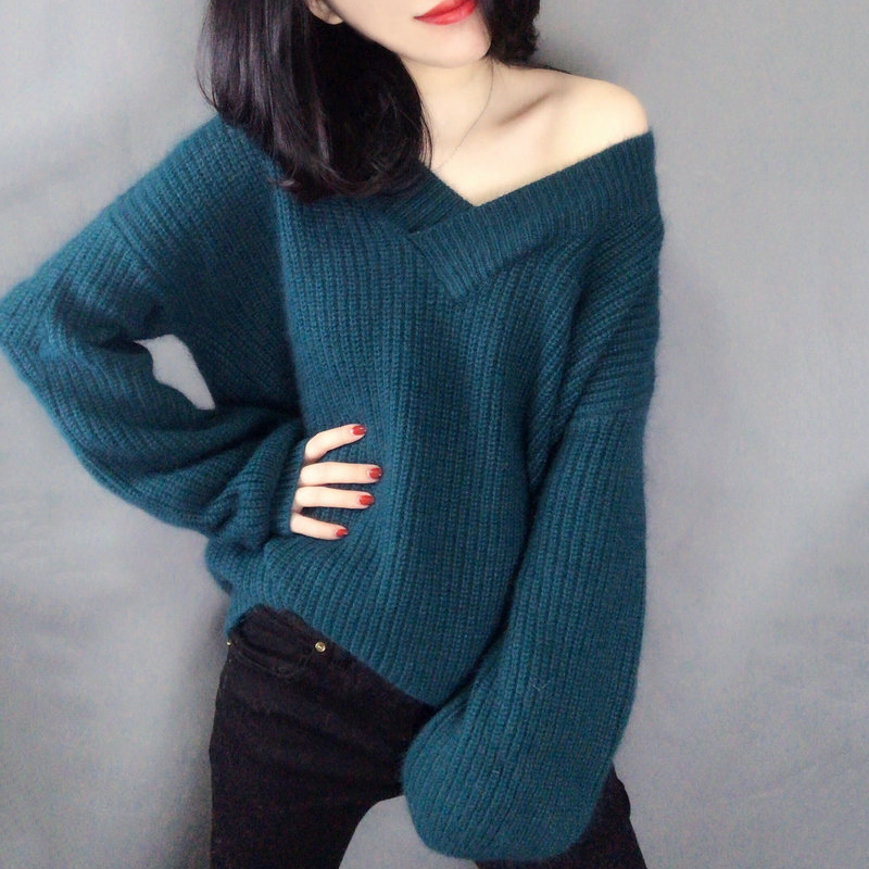 Autumn and winter new lantern sleeves sweater female pullover loose V-neck bottoming sweater solid casual, Khaki
Autumn and winter new lantern sleeves sweater female pullover loose V-neck bottoming sweater solid casual, Khaki