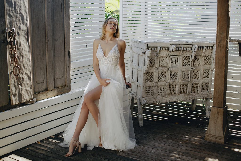 Split Backless Bohemian Sexy V Neck 2019 Beach Lace Bridal Gowns Soft Tulle Wedding Dresses Vestido De Noiva Plus Size 0510
