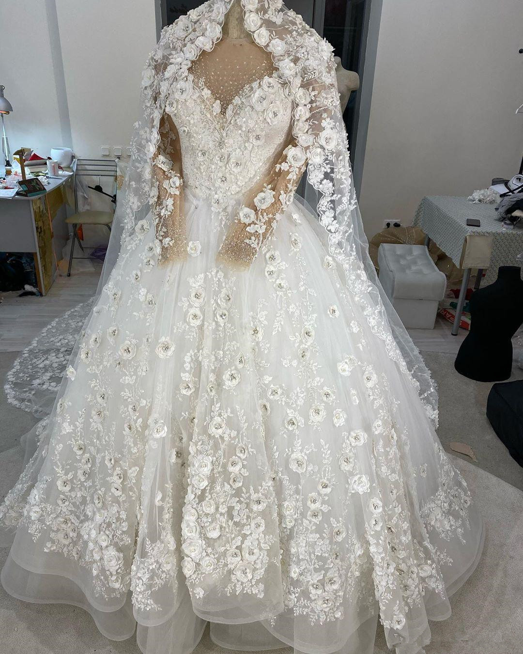one layer beaded 3m long cathedral wedding veils with 3d applique soft tulle one layer bridal veil wedding accessories with comb
