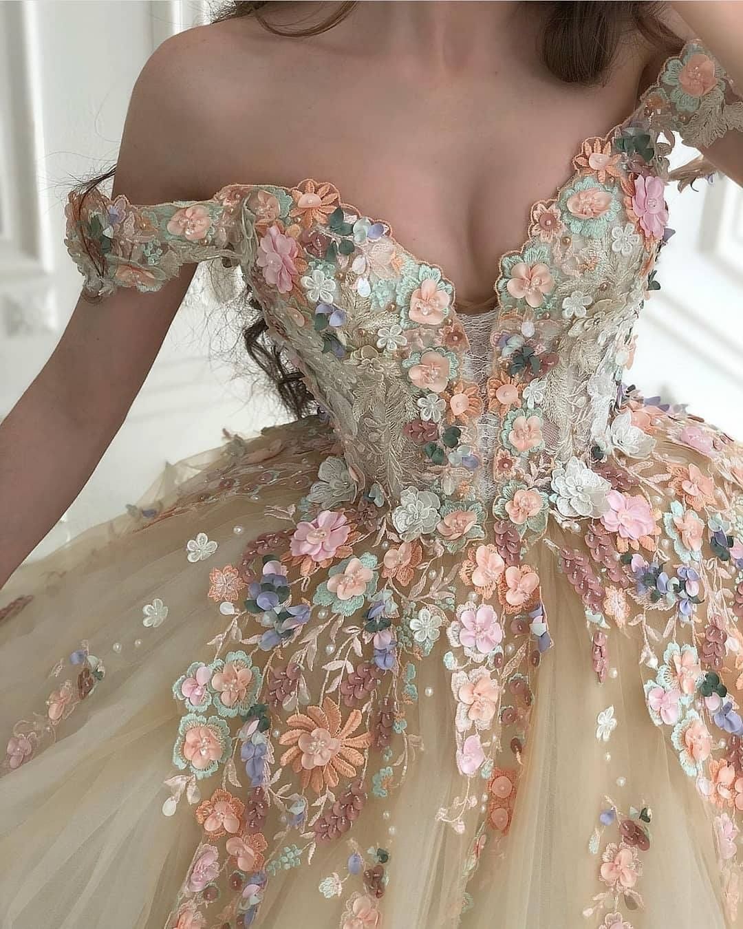 Lace Beaded Amazing Wedding Dresses Off The Shoulder Neck Flower Appliqued Bridal Gowns Sweep Train Tulle Robe De Marie